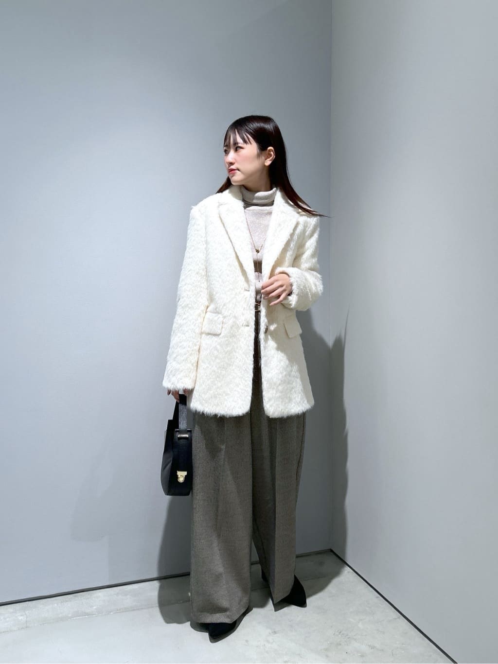 Renoさんの「INDIVI｜【MILLELA FIRENZE】ショルダームーンバッグ」を使ったコーディネート