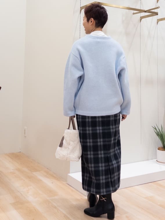 シュウコさんの「grove｜【吸湿発熱】秋冬のレイヤードを格上げ　コットンハイネックプルオーバー」を使ったコーディネート