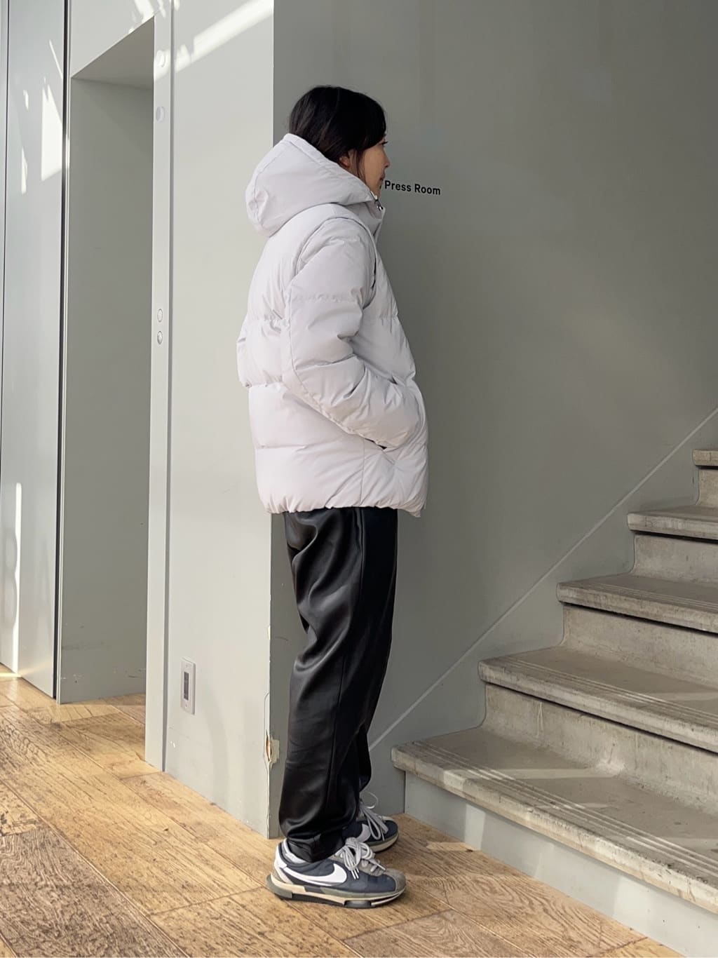 神野（jinno）さんの「TAKEO KIKUCHI｜【Air Palette Knit】ワンポイント カラーニット プルオーバー」を使ったコーディネート