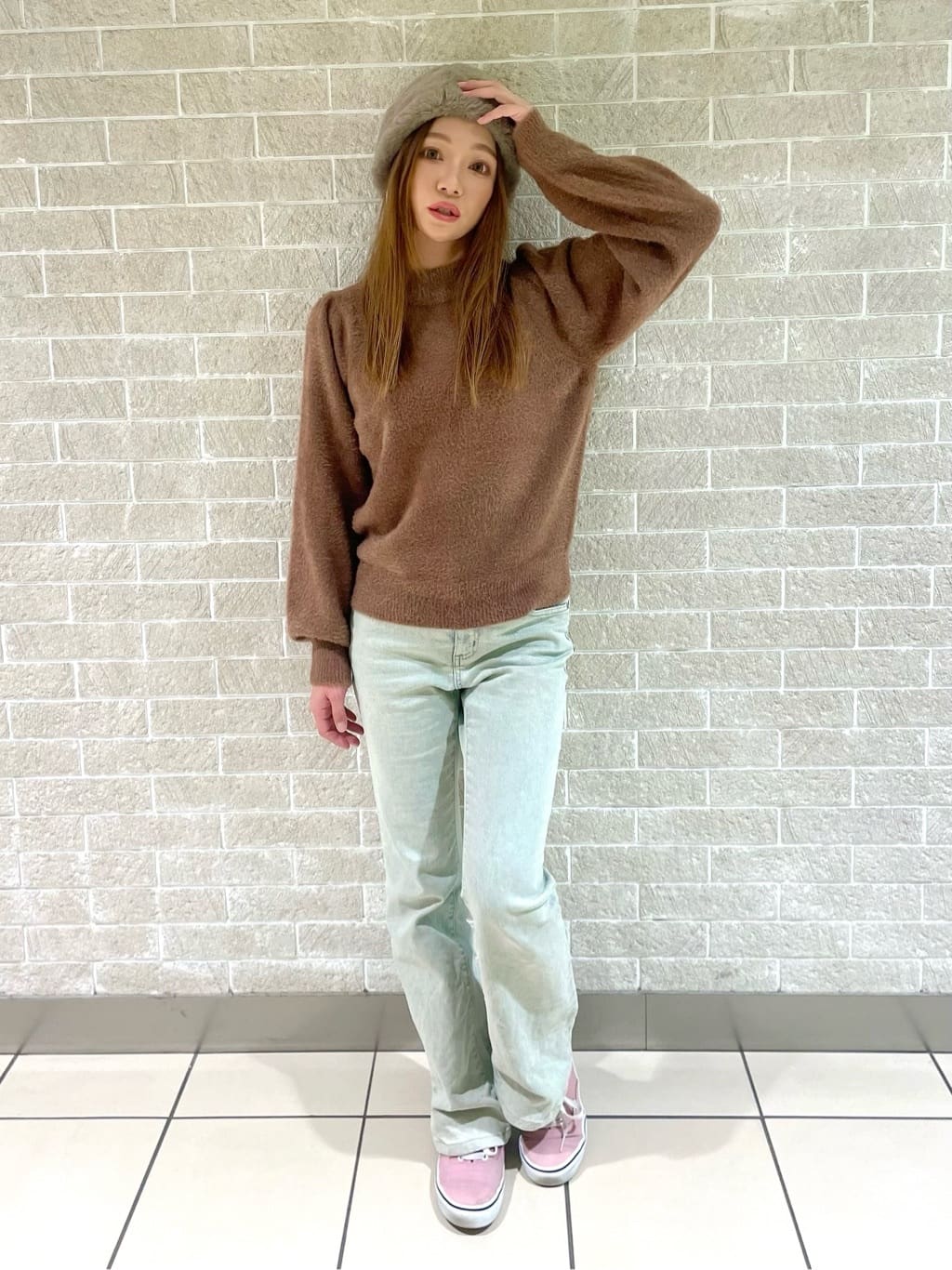 a.nishiさんの「【手洗い可】フェザーヤーンパフスリーブニット」を使ったコーディネート