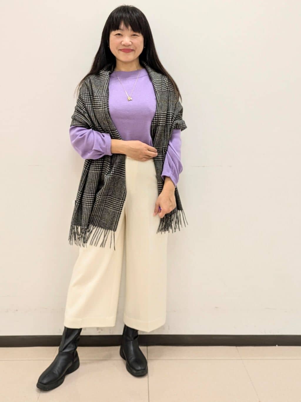 ともさんの「UNTITLED｜【きれいめ/洗える】ラメ入りワイドボートネックニット」を使ったコーディネート