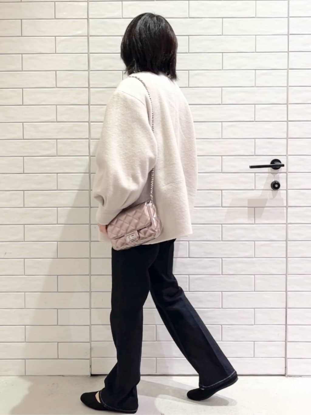 しおりさんの「OPAQUE.CLIP｜ビック襟ケーブルニット【洗濯機OK／抗ピル】」を使ったコーディネート