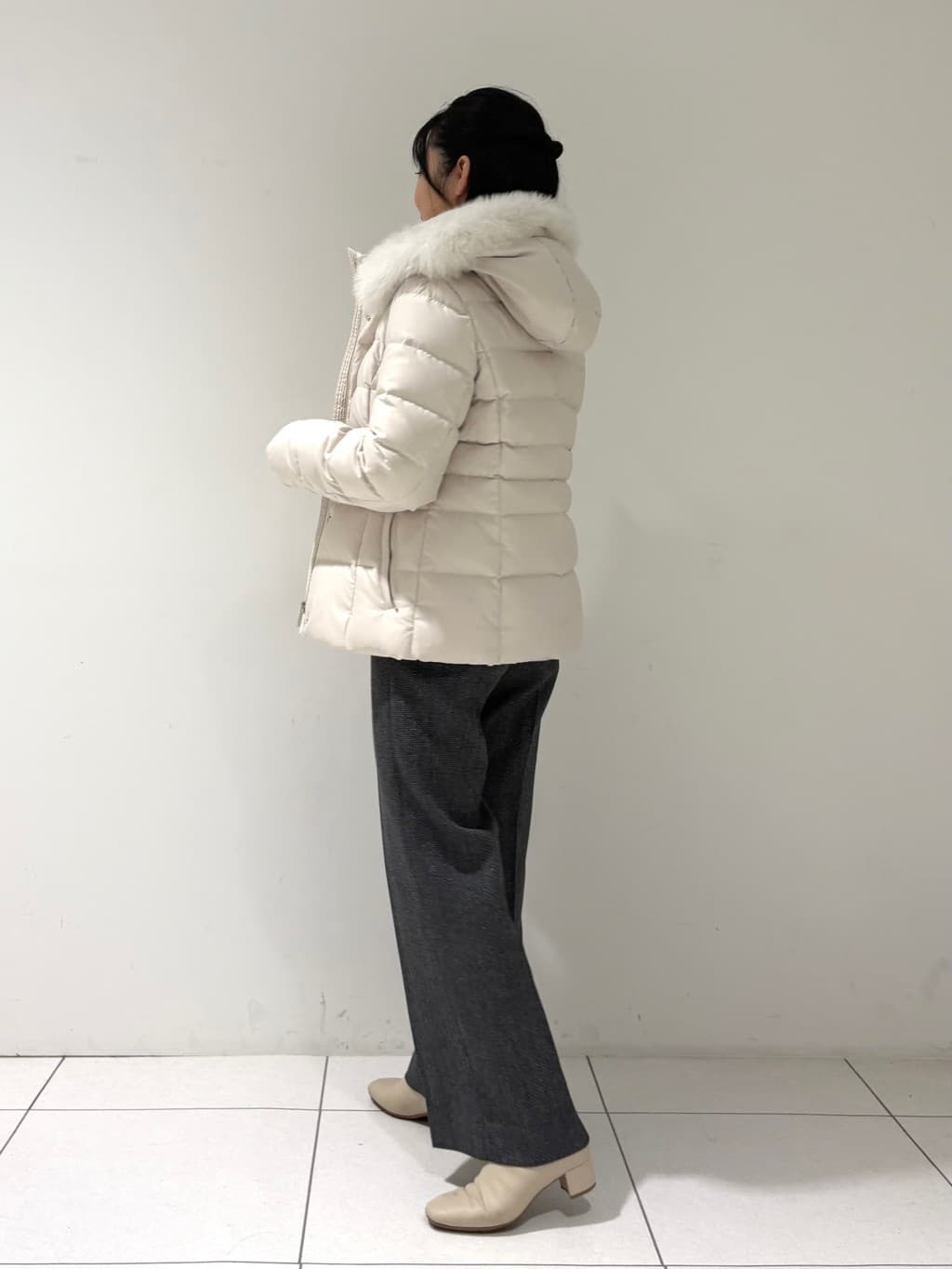 momokoさんの「INDIVI｜【洗える】ケーブルデザイン ラウンドヘムニット」を使ったコーディネート