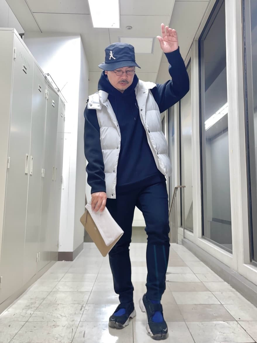 MAKOTO AIさんの「TAKEO KIKUCHI｜【袖取り外し可】デタッチャブル ダウンブルゾン」を使ったコーディネート