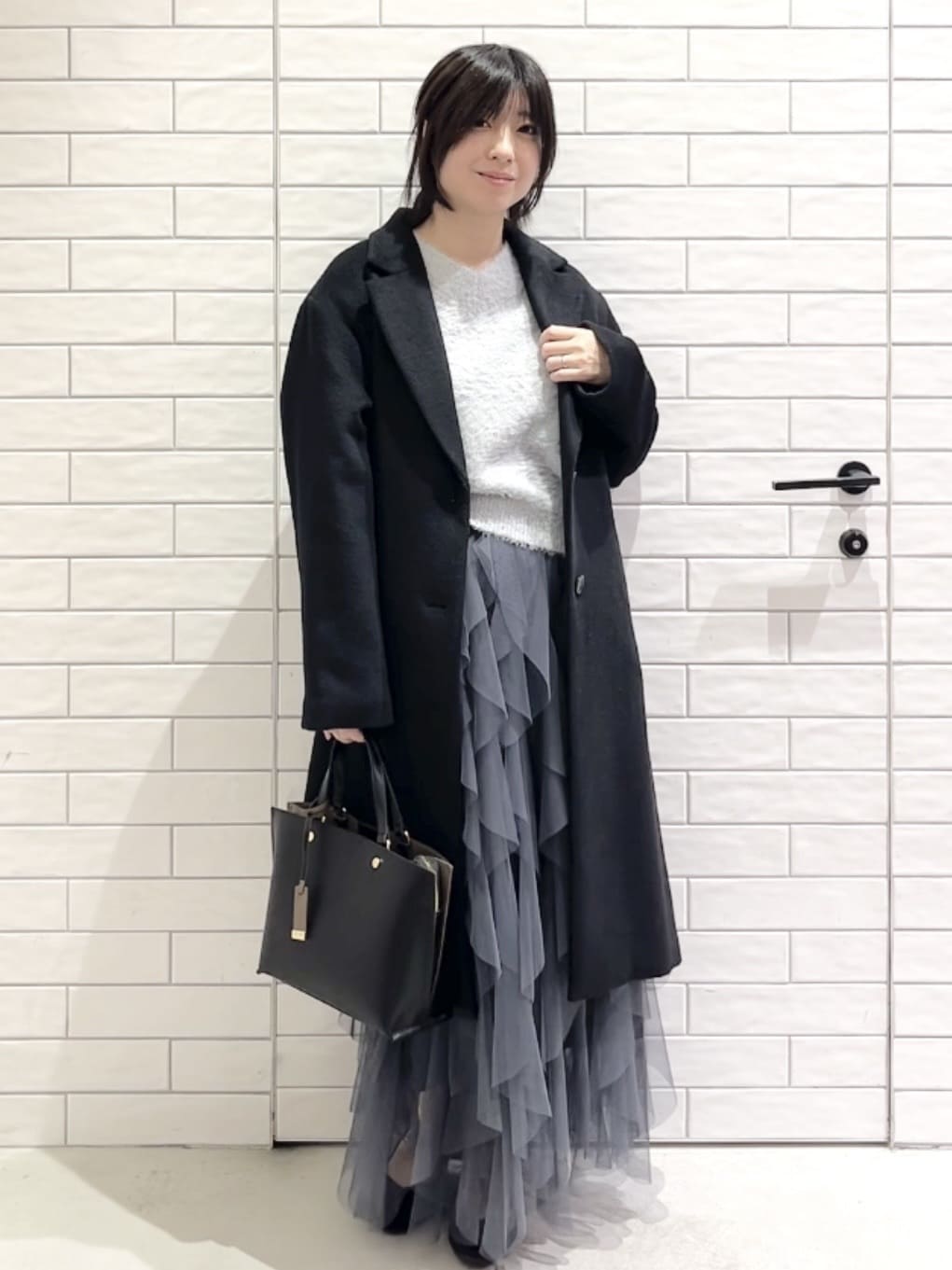しおりさんの「OPAQUE.CLIP｜カシミヤブレンドウールチェスターコート」を使ったコーディネート