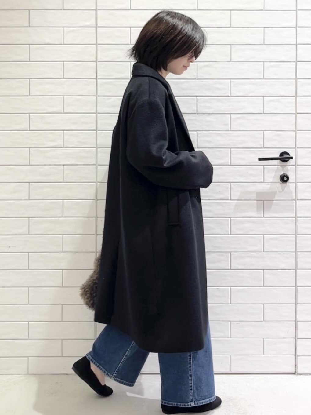 しおりさんの「OPAQUE.CLIP｜カシミヤブレンドウールチェスターコート」を使ったコーディネート
