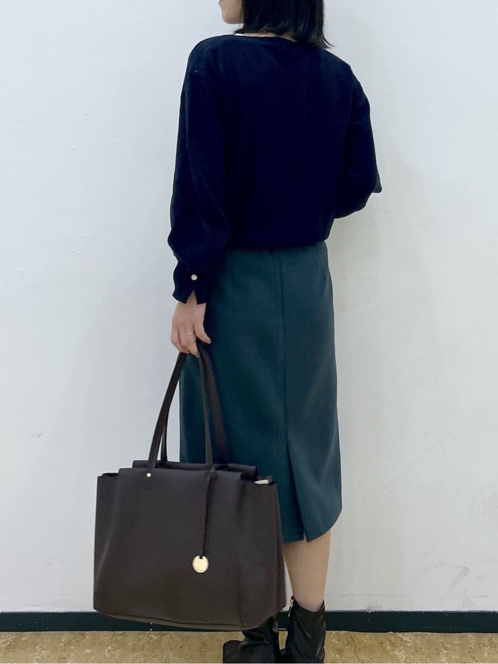 su.さんの「index｜ラメガーター編みボートネックニット【洗濯機OK】《8col／XS～LL》」を使ったコーディネート