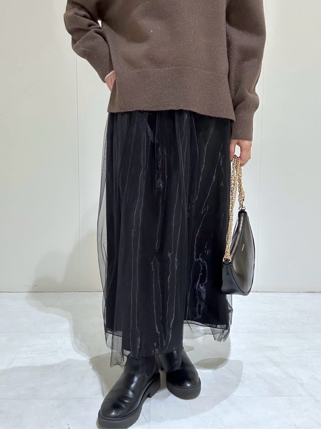 makiさんの「OPAQUE.CLIP｜カシミヤブレンドウールミドルピーコート」を使ったコーディネート
