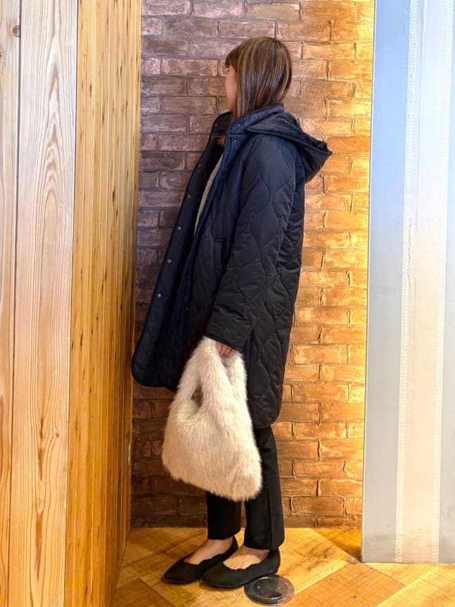 mieさんの「SHOO･LA･RUE｜【撥水/フード取り外し可】冬に嬉しいこだわり満載 ひょうたん柄キルトコート」を使ったコーディネート