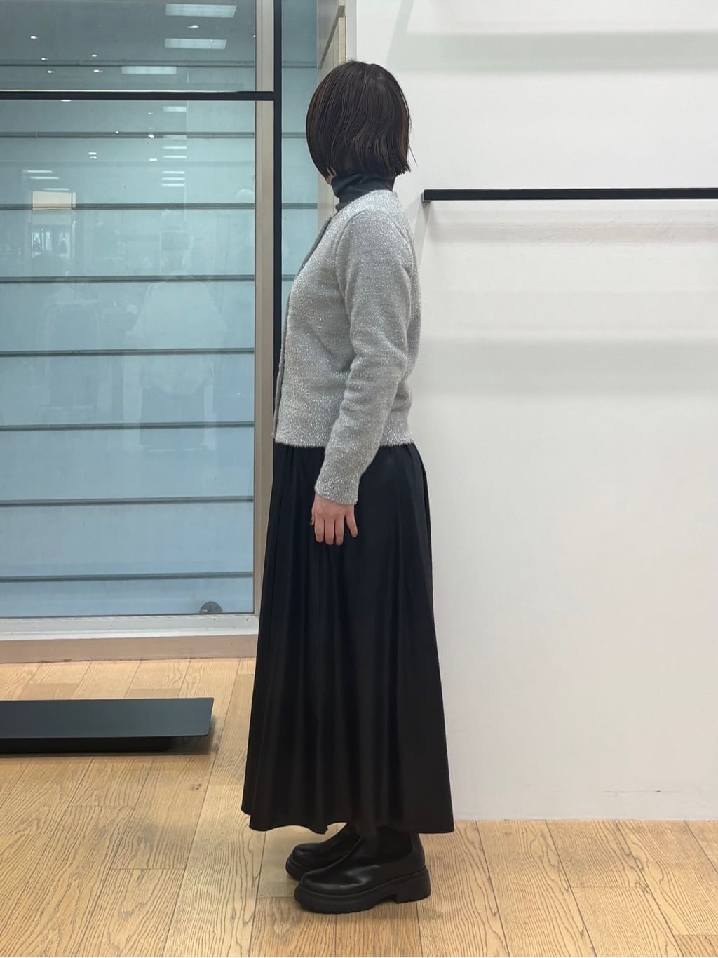 asamiさんの「INDIVI｜【洗える】ラメニットカーディガン」を使ったコーディネート