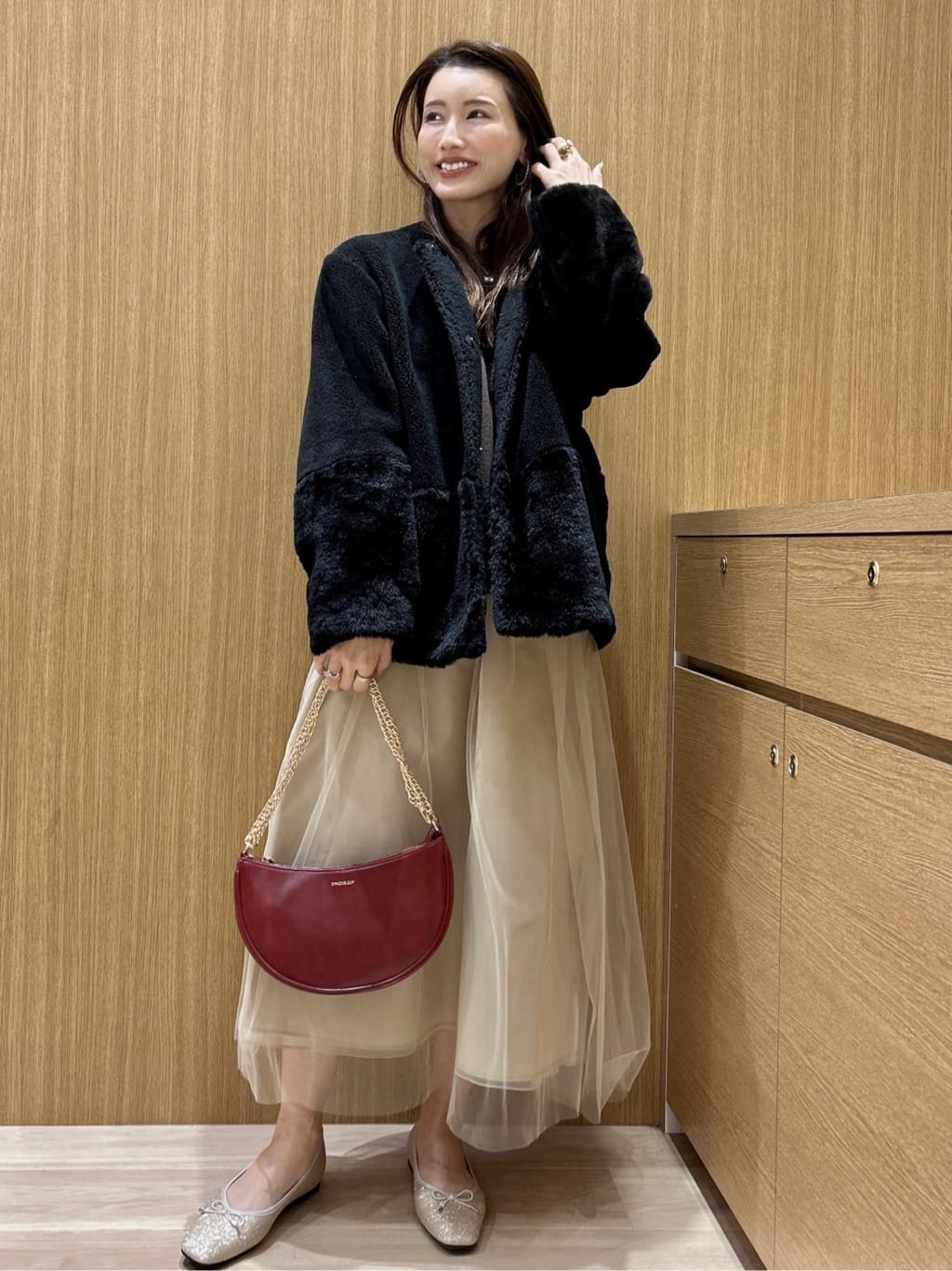 maiさんの「OPAQUE.CLIP｜フェイクボア切替ショートコート」を使ったコーディネート