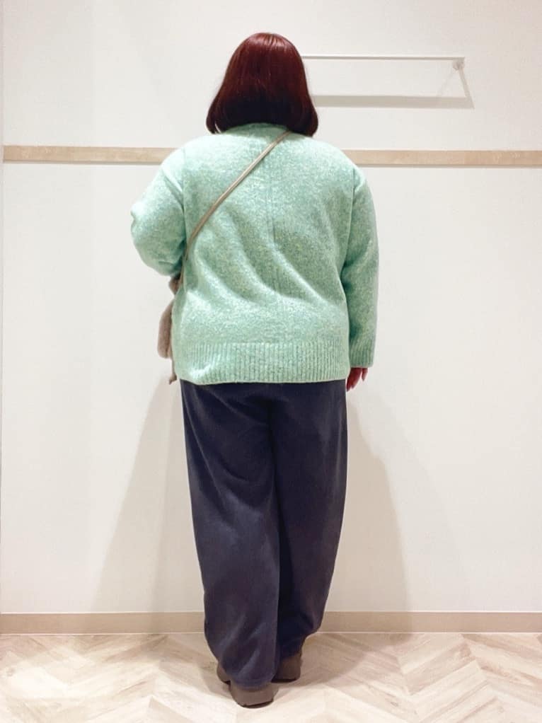 ゆめさんの「SHOO･LA･RUE｜【洗濯機可/S-LL】インせず着られる ふわふわハイネックニット」を使ったコーディネート