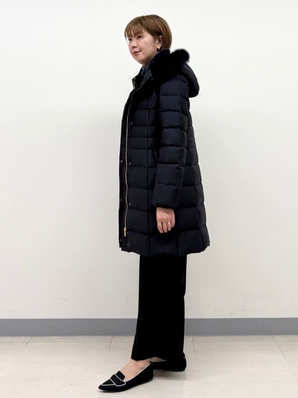 まいこさんの「INDIVI｜【名品／撥水／抗菌防臭】ロング丈リサイクルダウンコート」を使ったコーディネート