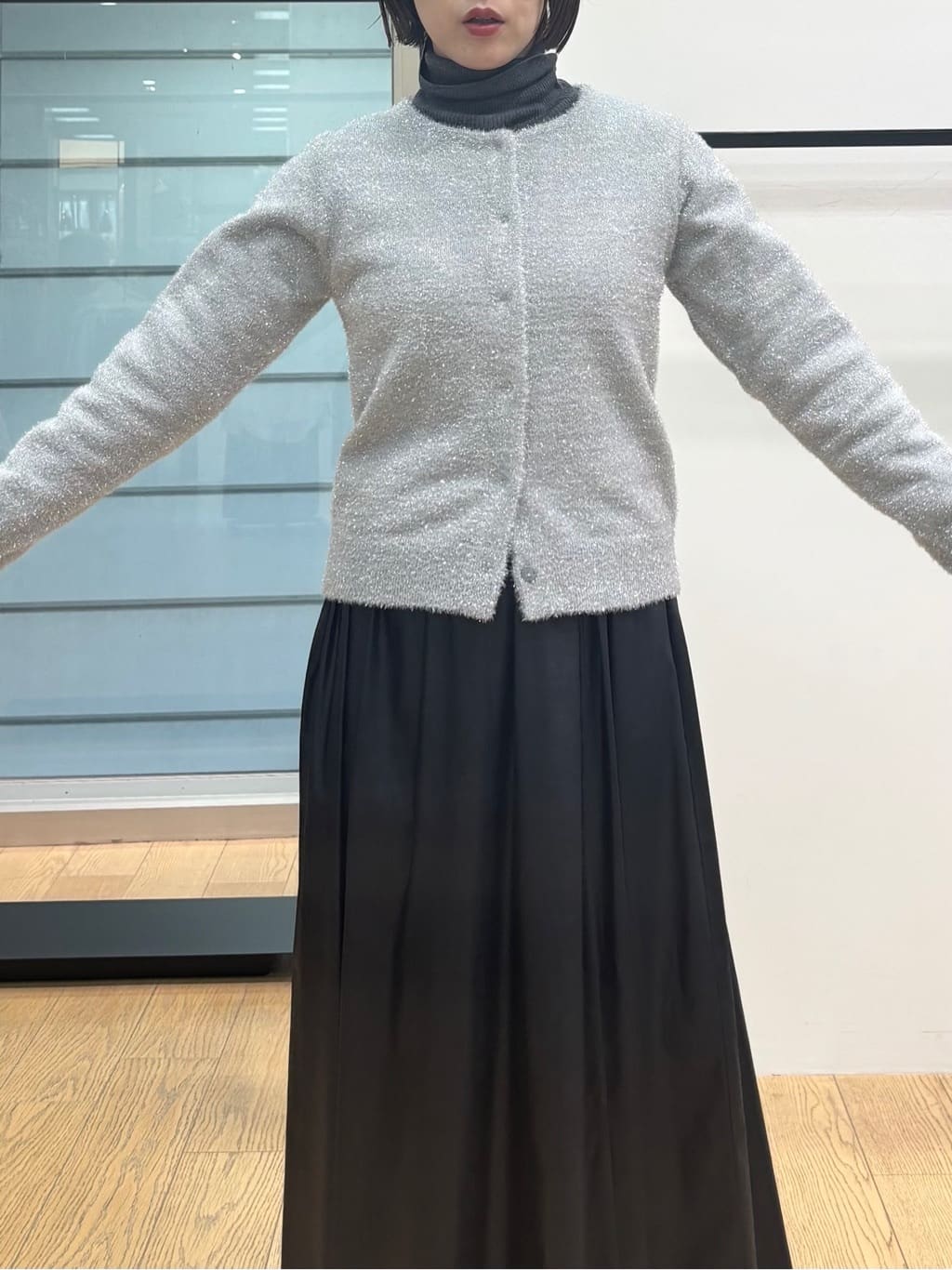 asamiさんの「INDIVI｜【洗える】ラメニットカーディガン」を使ったコーディネート