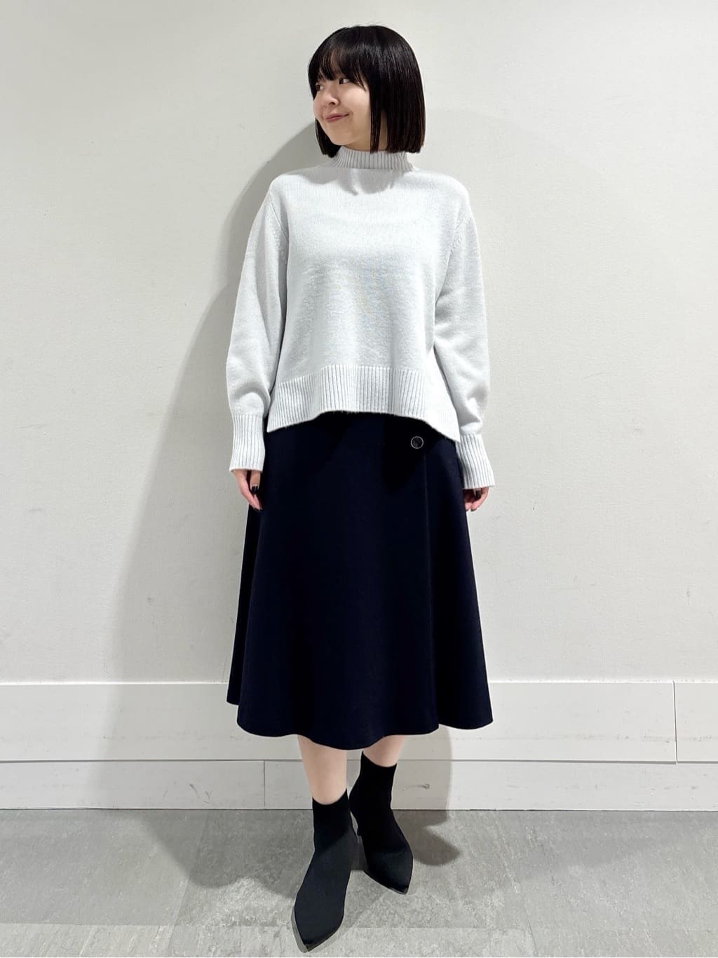 モエカさんの「UNTITLED｜【ウール100%/後ろウエストゴム】ミルドスムースフレアスカート」を使ったコーディネート
