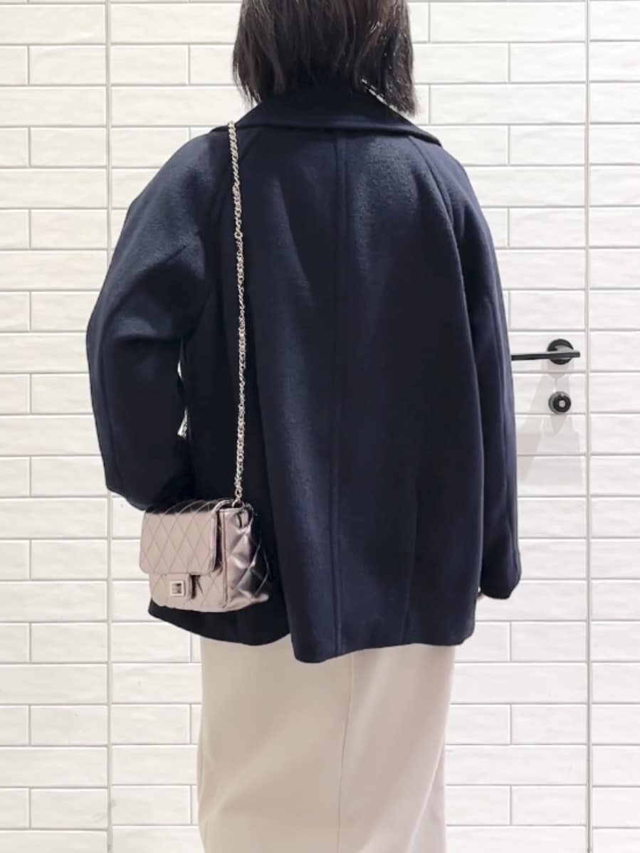 しおりさんの「OPAQUE.CLIP｜カシミヤブレンドウールミドルピーコート」を使ったコーディネート
