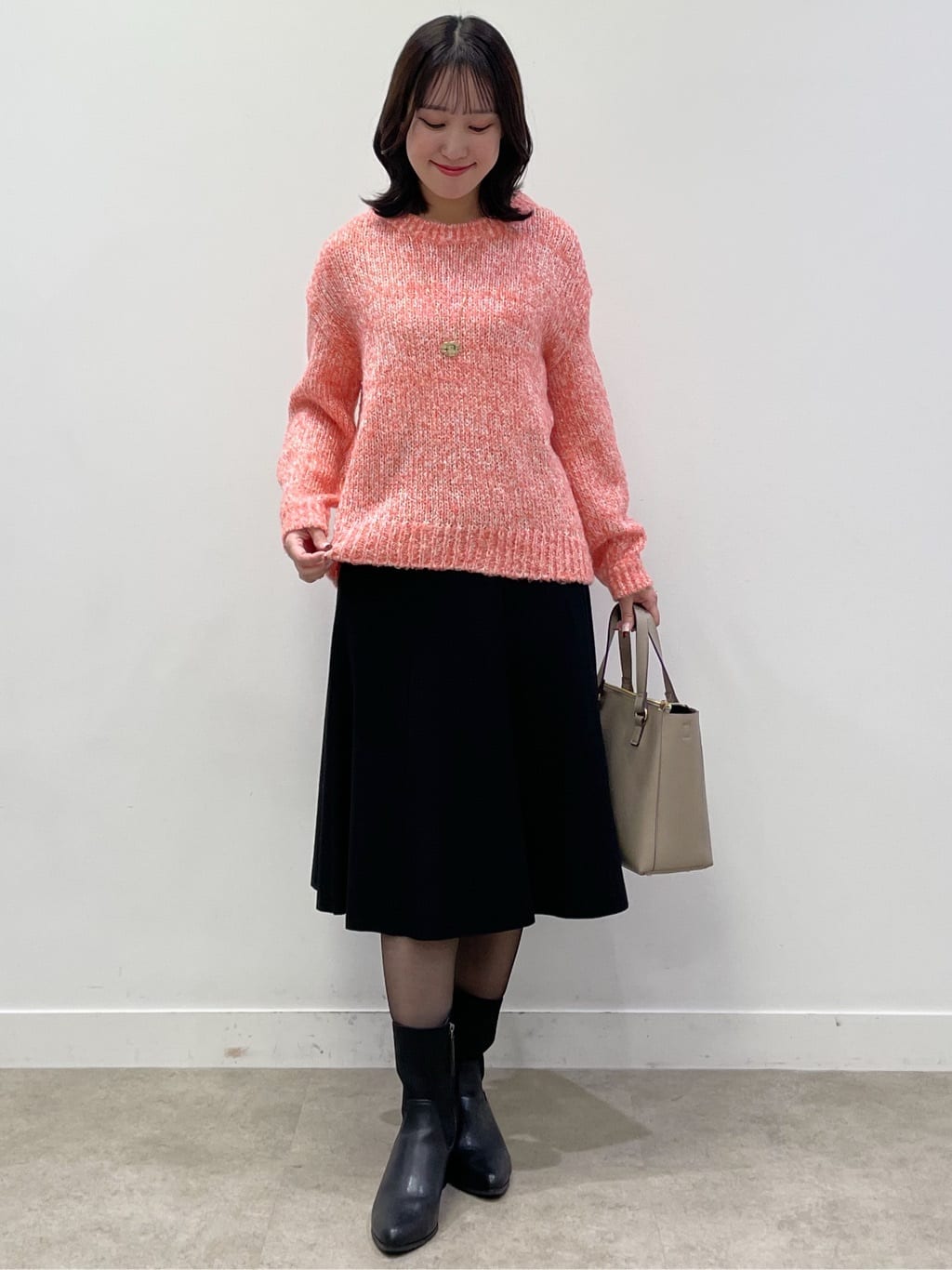 yukariさんの「Reflect｜【一枚で着映え◎／ゆったり着られるワンサイズ】スパンコール&times;ラメニット」を使ったコーディネート