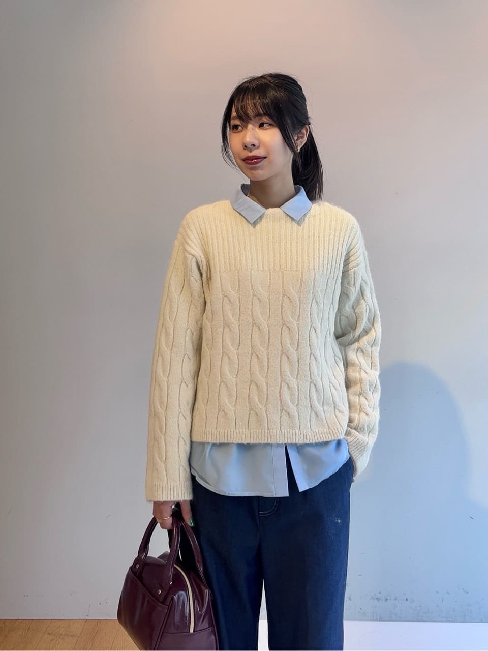 cotaniさんの「grove｜ふんわり包み込む ケーブルボートネックニット」を使ったコーディネート