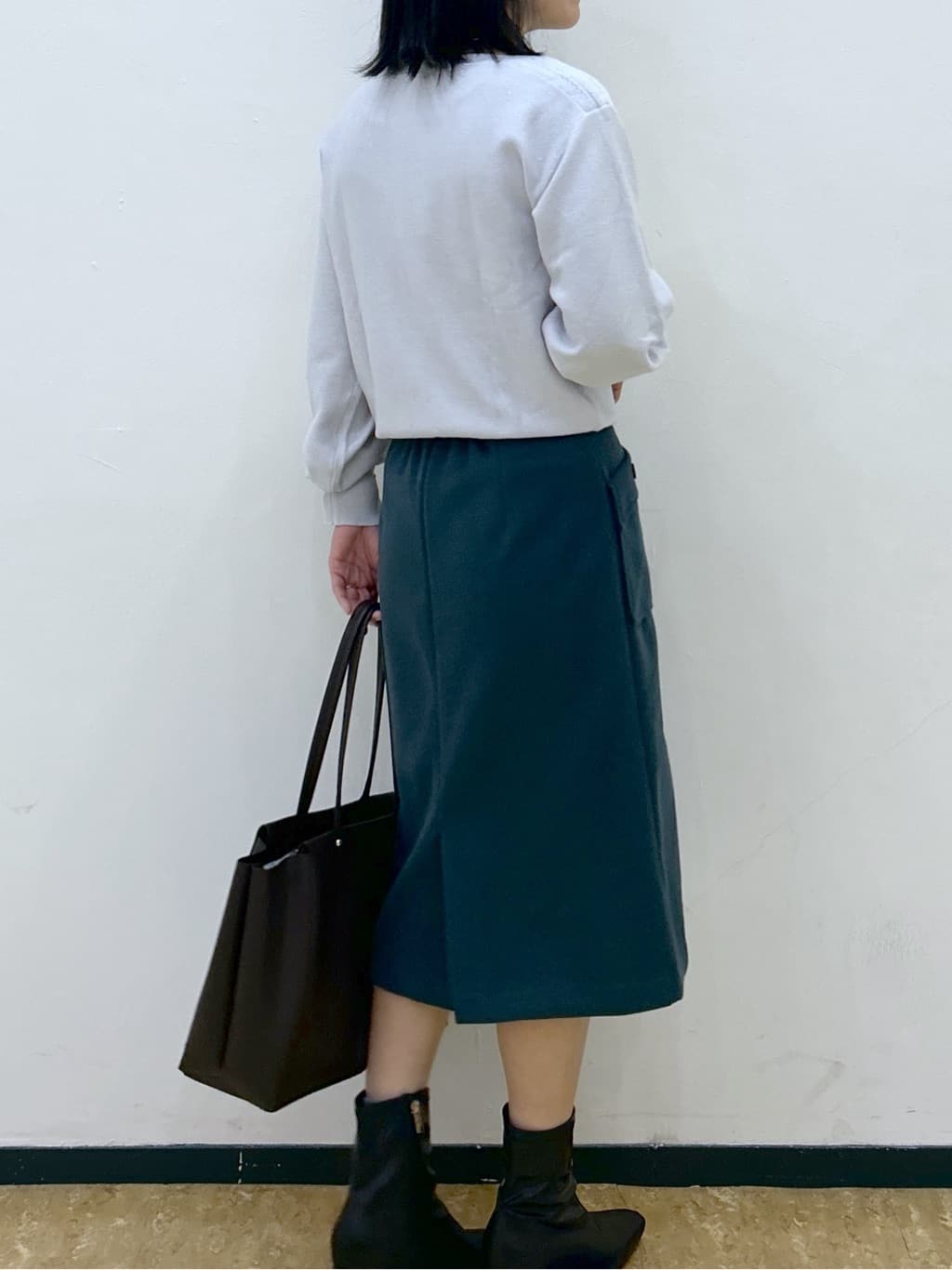 su.さんの「index｜ラメガーター編みボートネックニット【洗濯機OK】《8col／XS～LL》」を使ったコーディネート