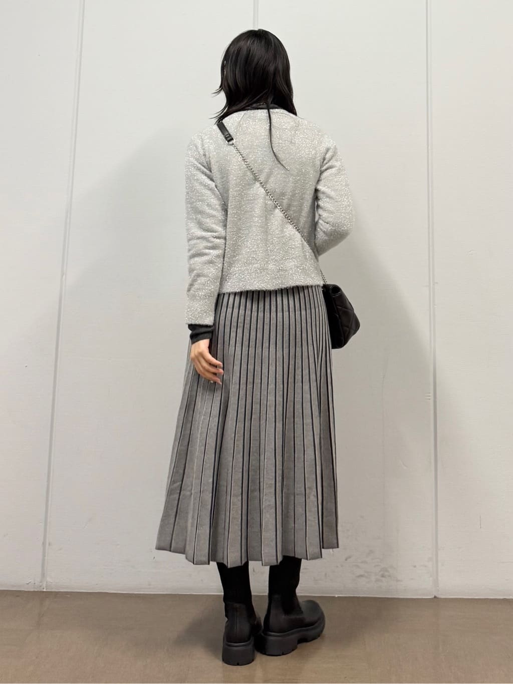 mizukiさんの「INDIVI｜【洗える／薄手／ラメ】シアーラメニット」を使ったコーディネート