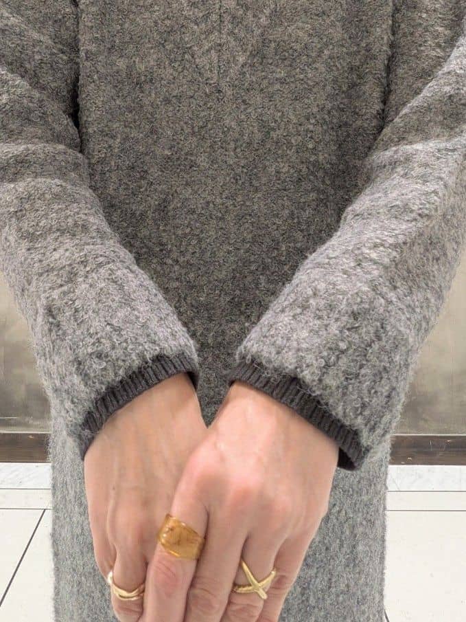 shioさんの「grove｜一枚でレイヤードコーデ完成！ブークレーニットワンピース」を使ったコーディネート