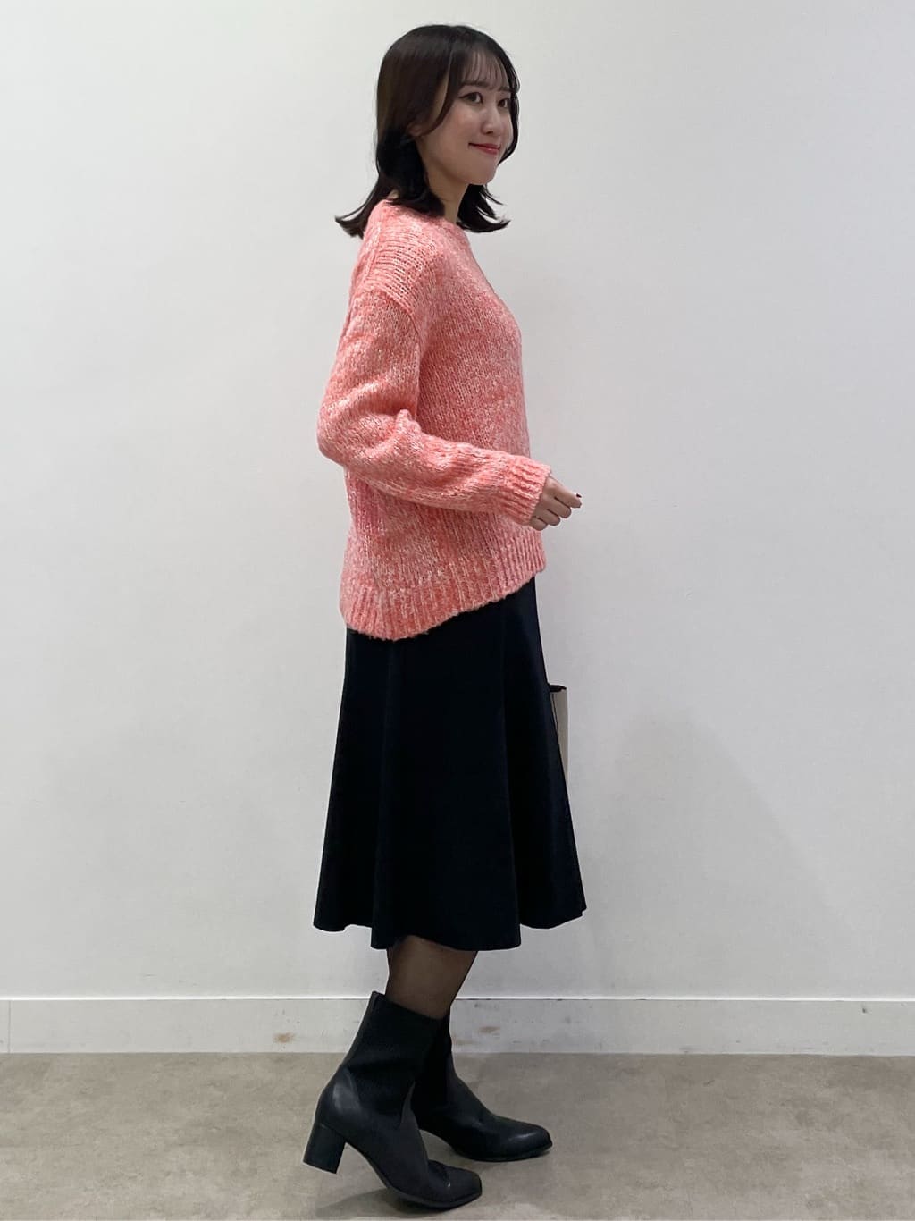 yukariさんの「Reflect｜【一枚で着映え◎／ゆったり着られるワンサイズ】スパンコール&times;ラメニット」を使ったコーディネート