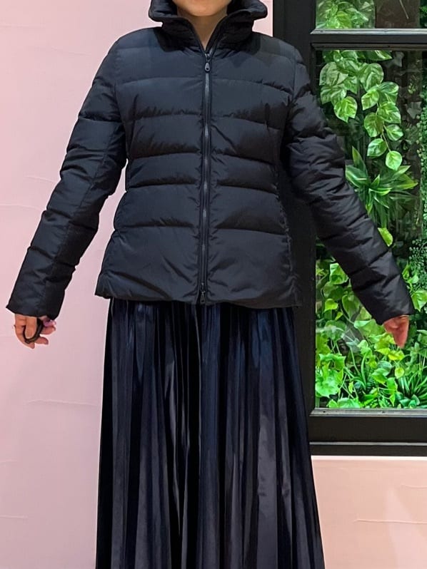 ogataさんの「DRESSTERIOR｜【洗える/ストレッチ性/オンオフ】箔プリントプリーツスカート」を使ったコーディネート