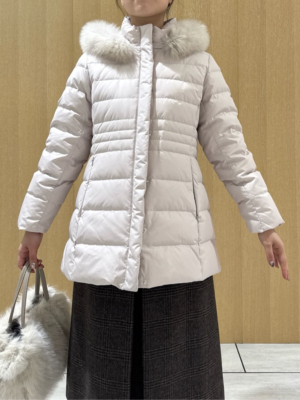 nanaさんの「UNTITLED｜【はっ水機能/フード取り外し可】ミディダウンコート」を使ったコーディネート