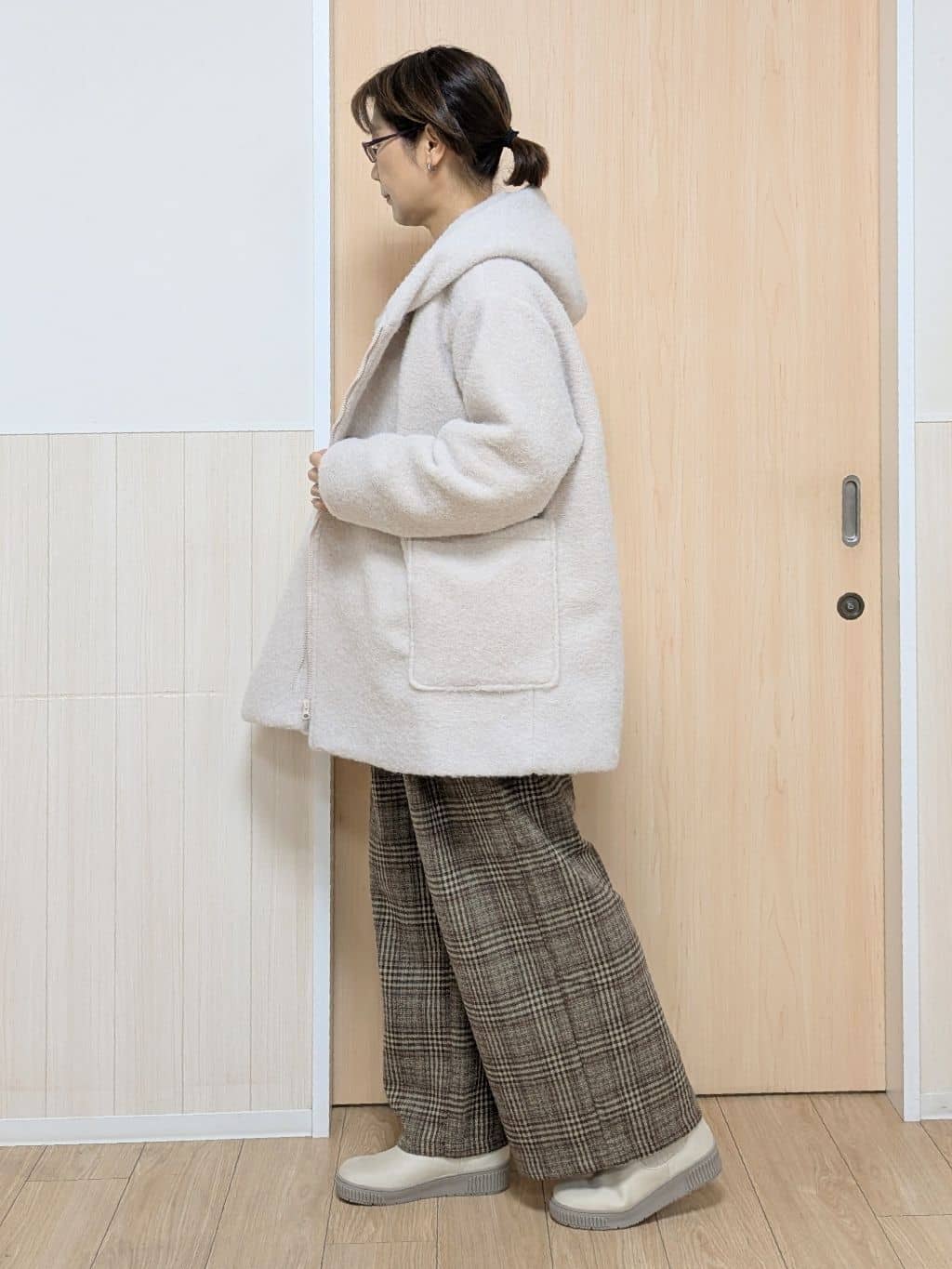 YuAさんの「SHOO･LA･RUE｜【あったか/S-LL】脚のラインをきれいに魅せる チェック柄ワイドパンツ」を使ったコーディネート