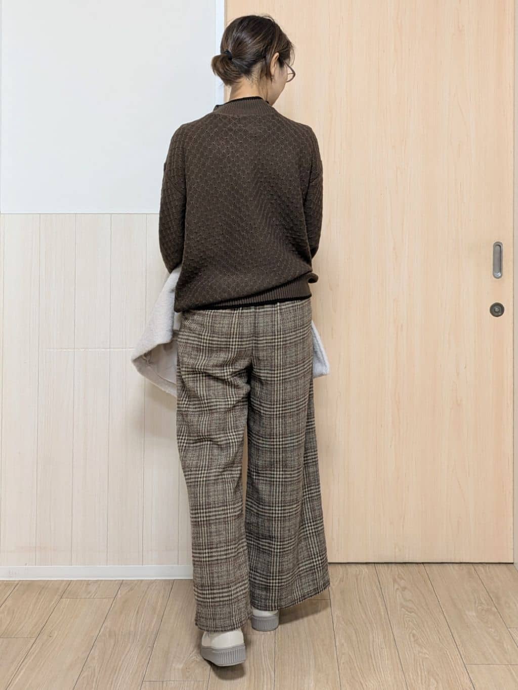 YuAさんの「SHOO･LA･RUE｜【あったか/S-LL】脚のラインをきれいに魅せる チェック柄ワイドパンツ」を使ったコーディネート