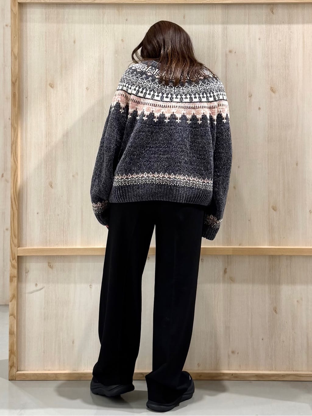 nanaさんの「THE SHOP TK｜上品さと少しの遊び心を モール求心柄ニット」を使ったコーディネート