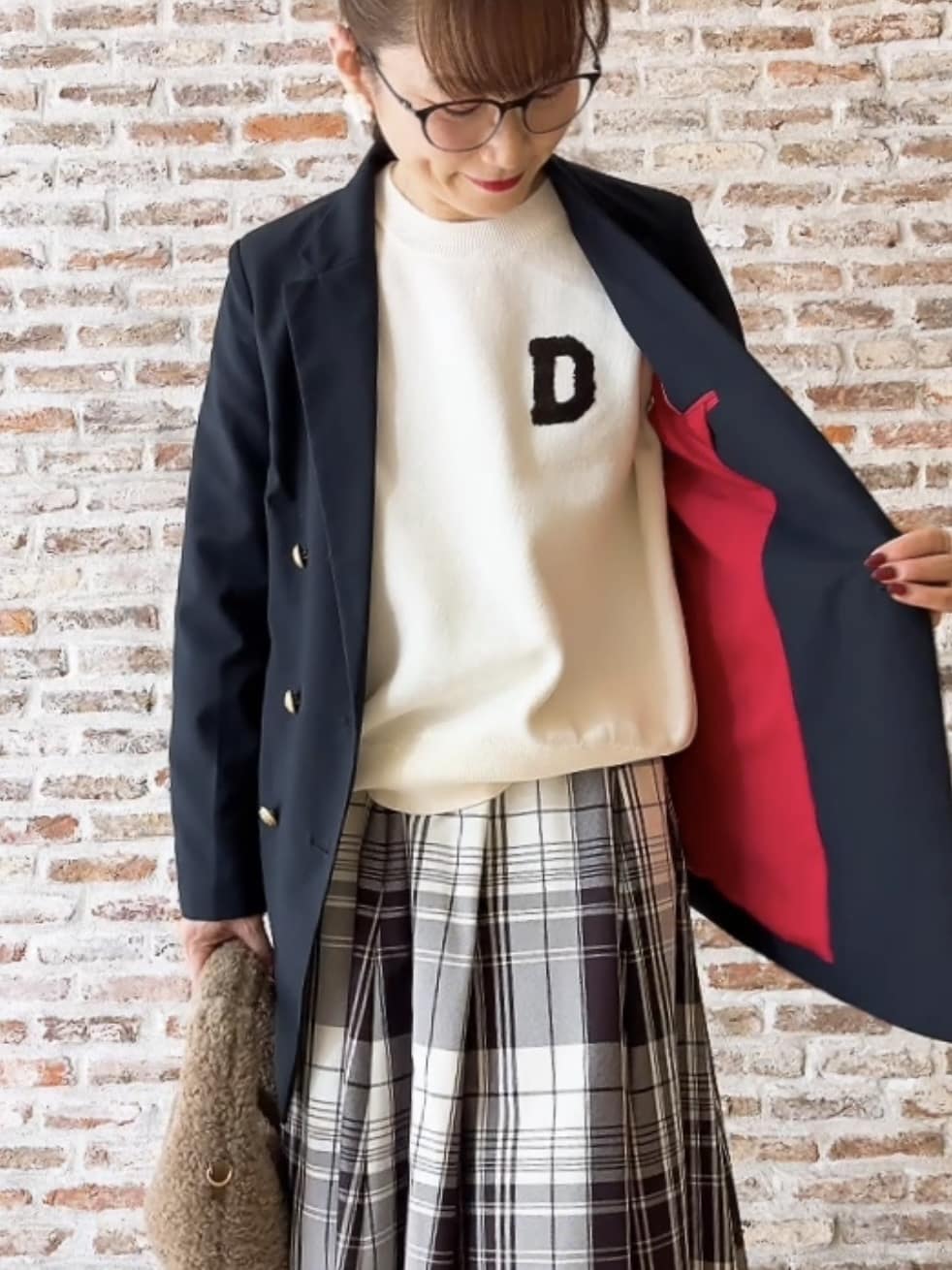 Yasucoさんの「Dessin｜【洗える】Dサガラ刺繍ワッペン付きニット」を使ったコーディネート