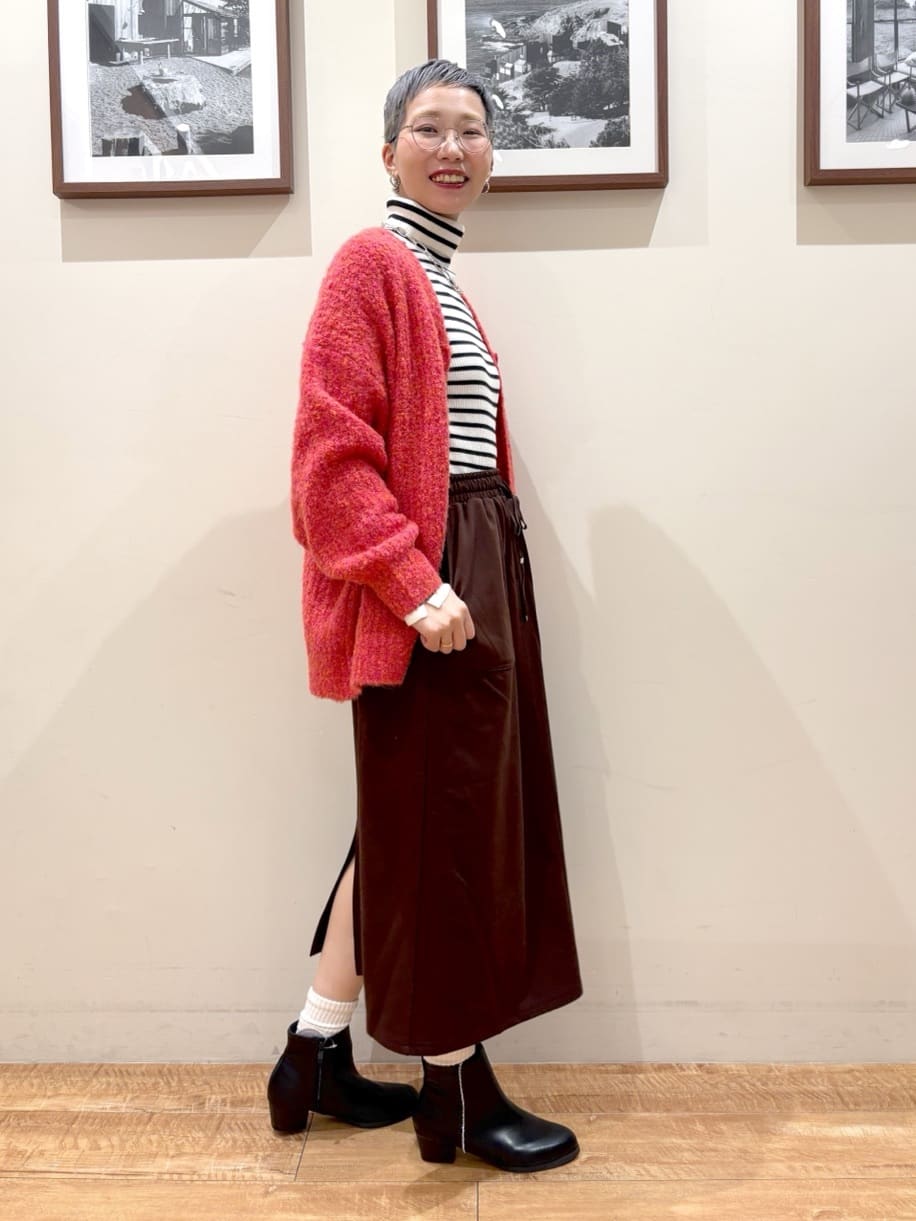 Ayumiさんの「SHOO･LA･RUE｜ブークレカラーVネックカーディガン」を使ったコーディネート