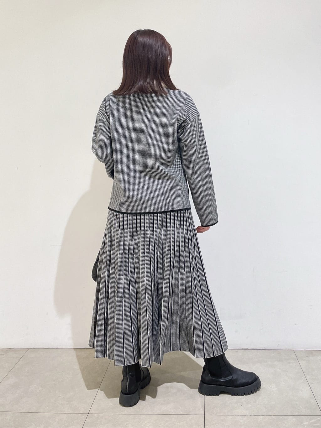 emikaさんの「INDIVI｜【洗える／SETUP可能】ジャカードボートネックニット」を使ったコーディネート