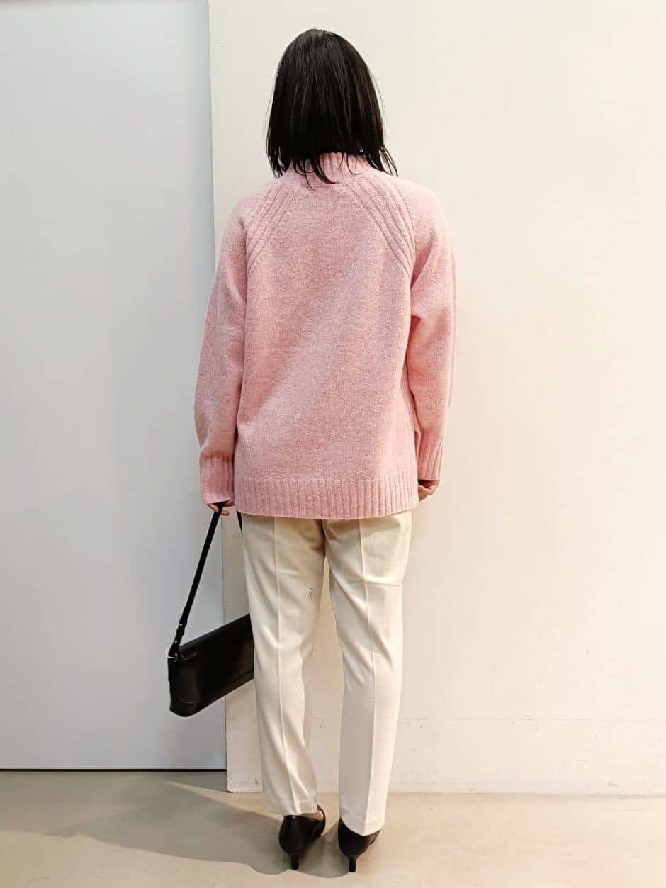 あんさんの「THE SHOP TK｜ふんわり柔らかきれい色 ウール混ハイネックニット」を使ったコーディネート