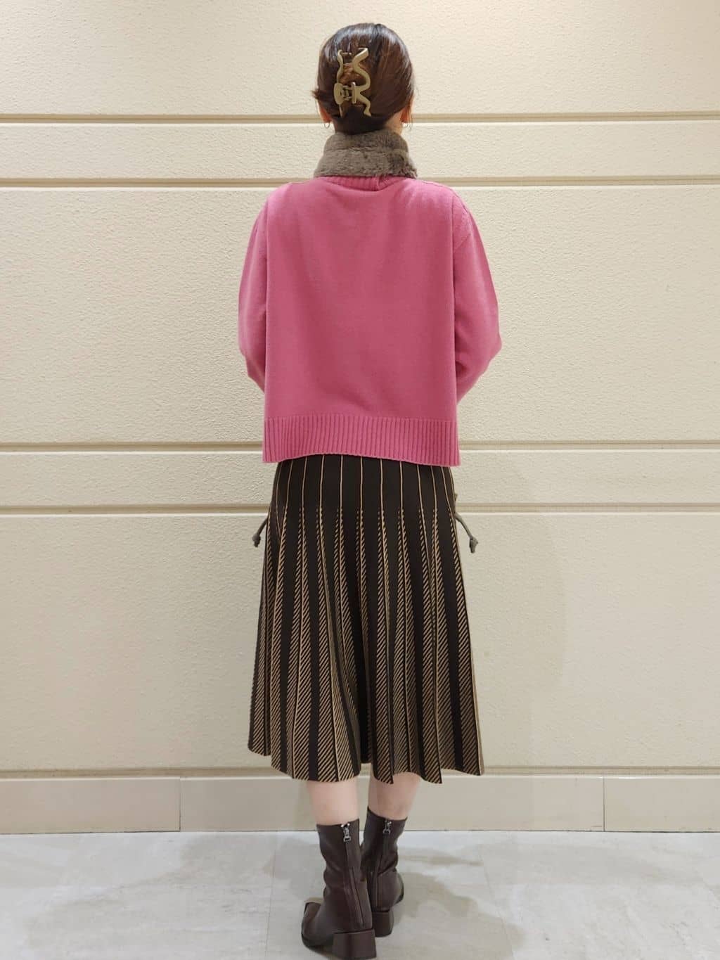 yukaさんの「COUP DE CHANCE｜◆【手洗い可／日本製／カシミヤ混】ミドルゲージのハイネックニットトップス」を使ったコーディネート