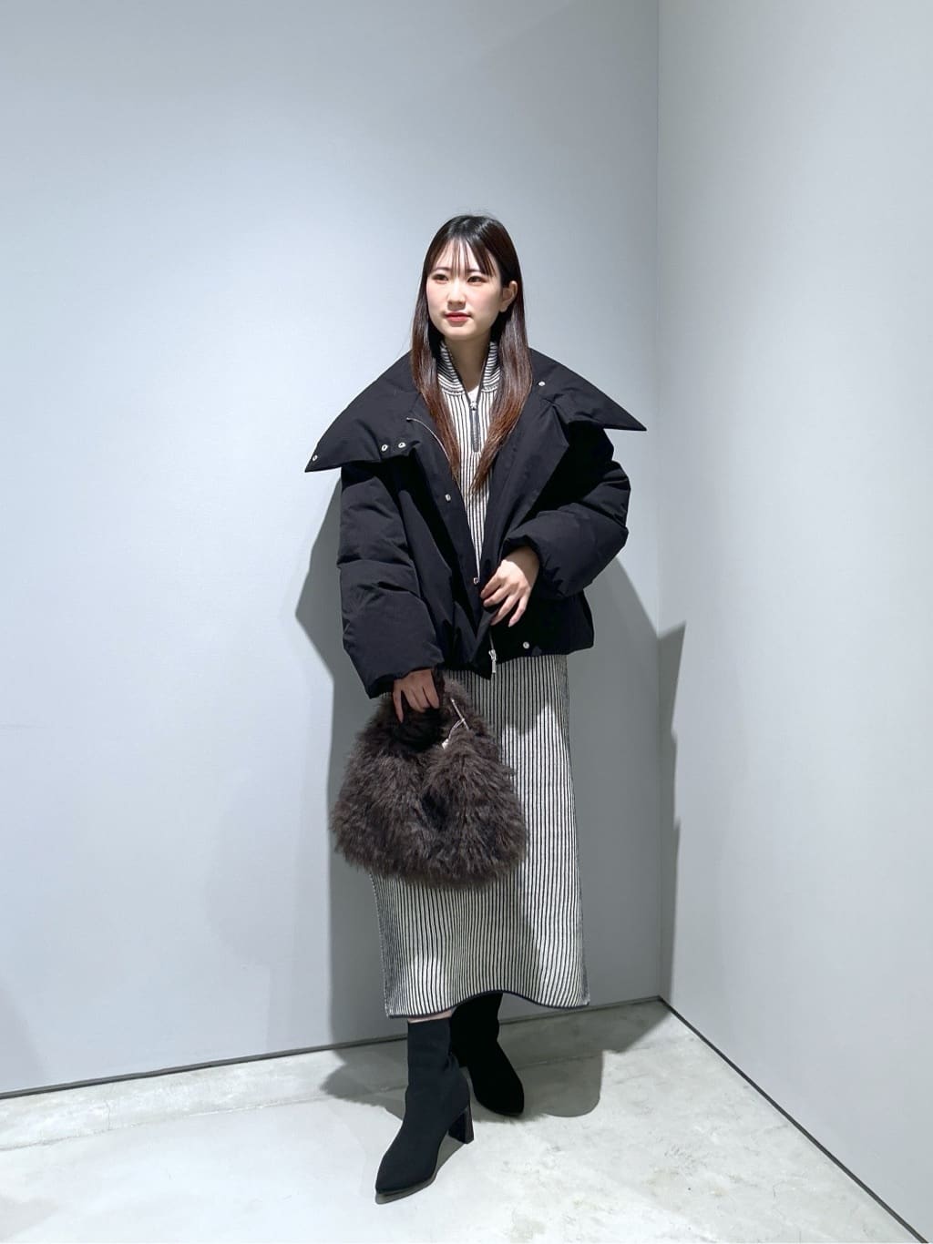 Renoさんの「INDIVI｜スタンドネックニットワンピース」を使ったコーディネート