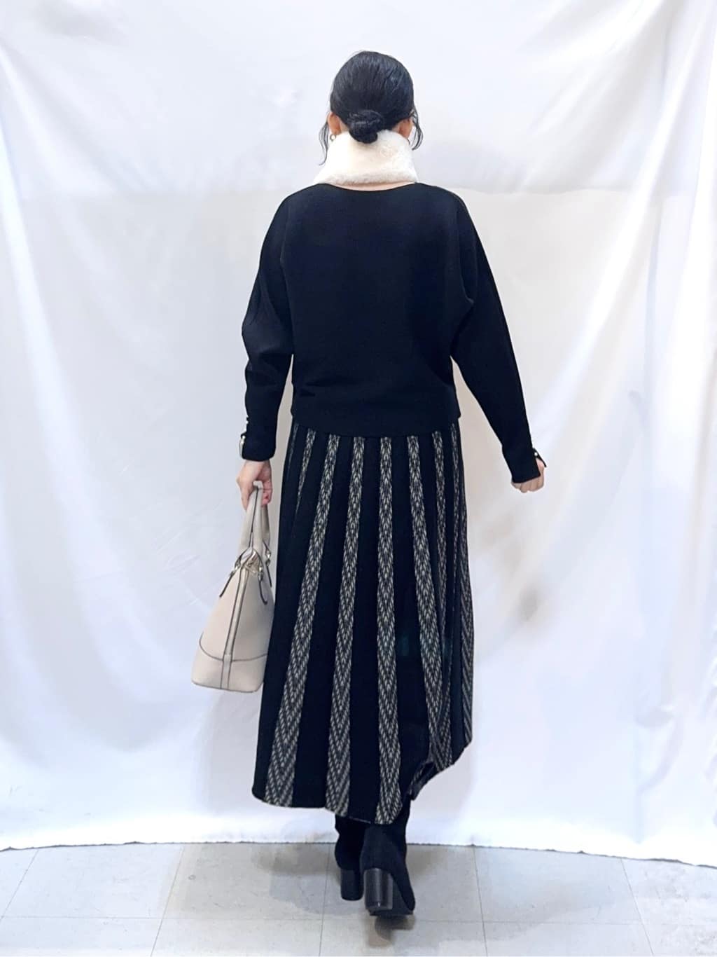 𝐇𝐢𝐫𝐨𝐦𝐢さんの「SHOO･LA･RUE｜起毛ニットブーツ」を使ったコーディネート
