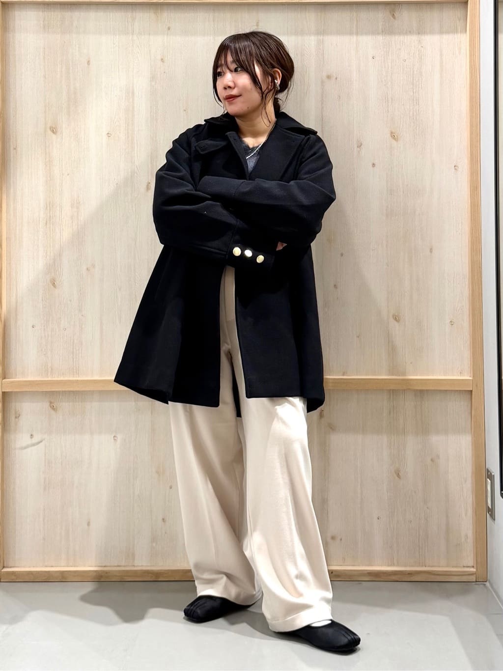 nanaさんの「THE SHOP TK｜クラシカルな装い ウールライクスタンドカラーコート」を使ったコーディネート