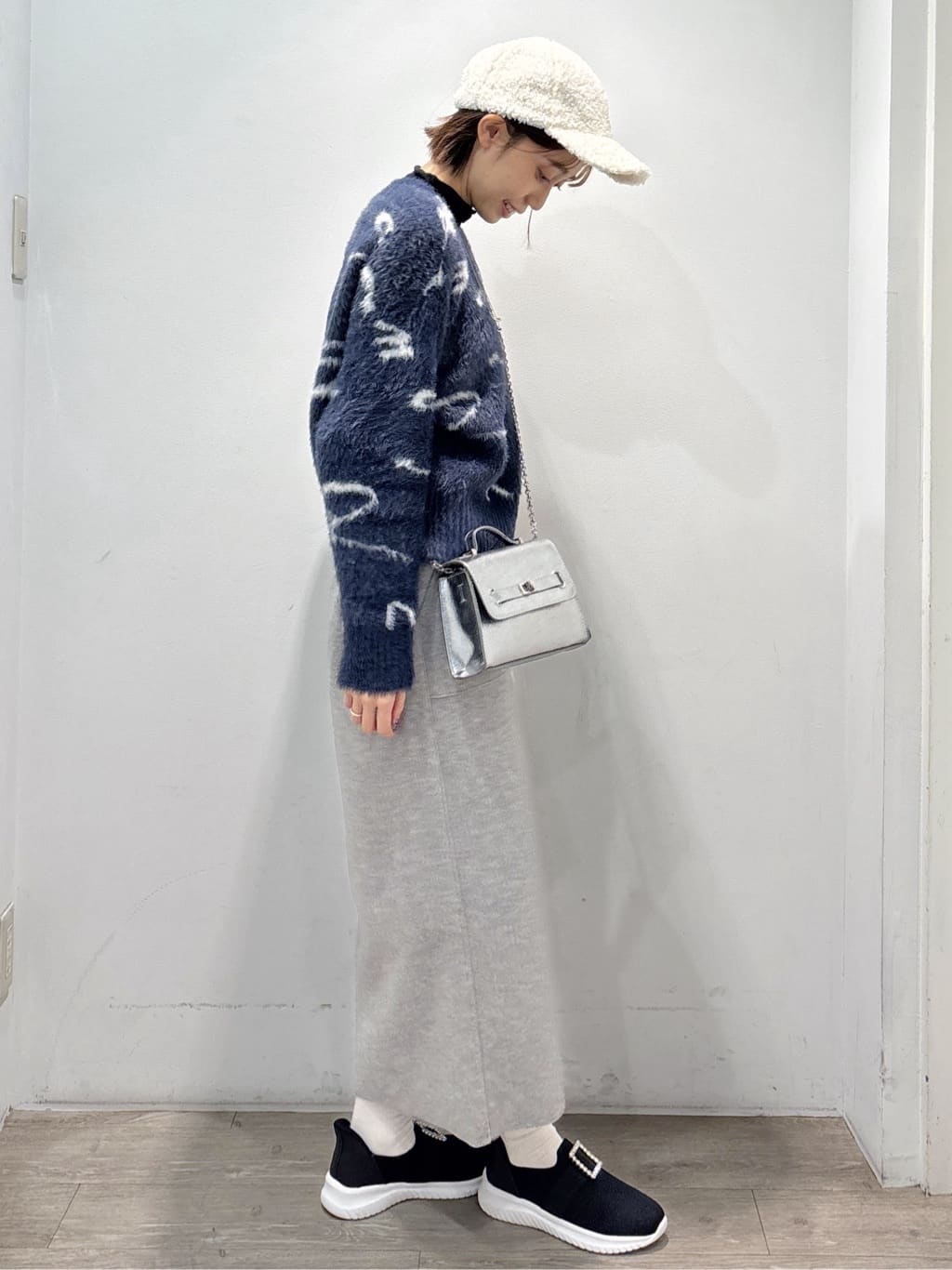 ぶまりんさんの「OPAQUE.CLIP｜アート柄シャギーニット【洗濯機OK】」を使ったコーディネート