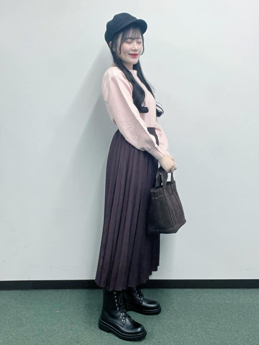 Hitomiさんの「index｜ラメガーター編みボートネックニット【洗濯機OK】《8col／XS～LL》」を使ったコーディネート
