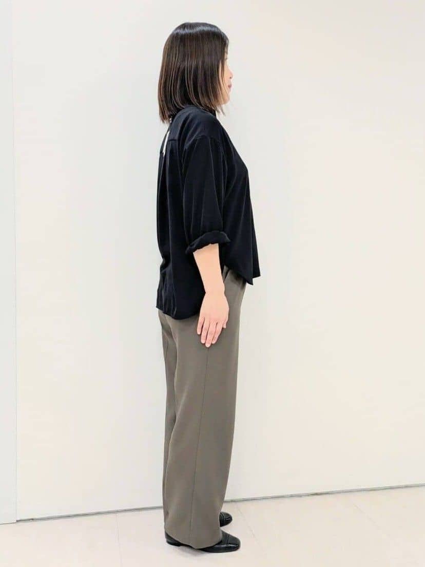tomoさんの「UNTITLED｜【セットアップ可/スキッパー/ゆったり】リラクパウダーシャツ」を使ったコーディネート