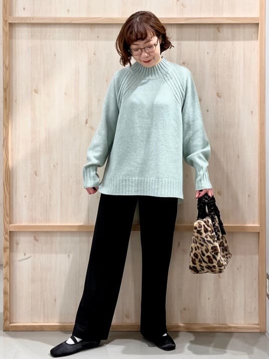 nakoさんの「THE SHOP TK｜ふんわり柔らかきれい色 ウール混ハイネックニット」を使ったコーディネート