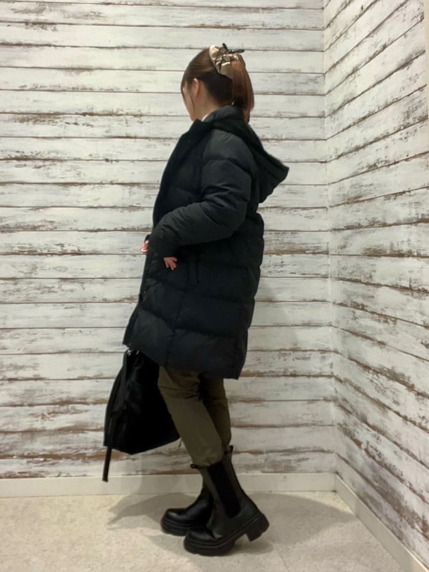 ゆっきーさんの「SHOO･LA･RUE｜【洗濯機可/撥水】フェイクファーフード ロングダウン」を使ったコーディネート