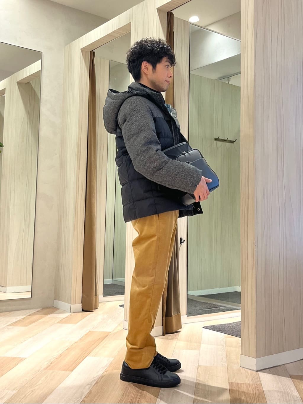 URAさんの「TAKEO KIKUCHI｜カラーコンビ ダウンブルゾン」を使ったコーディネート
