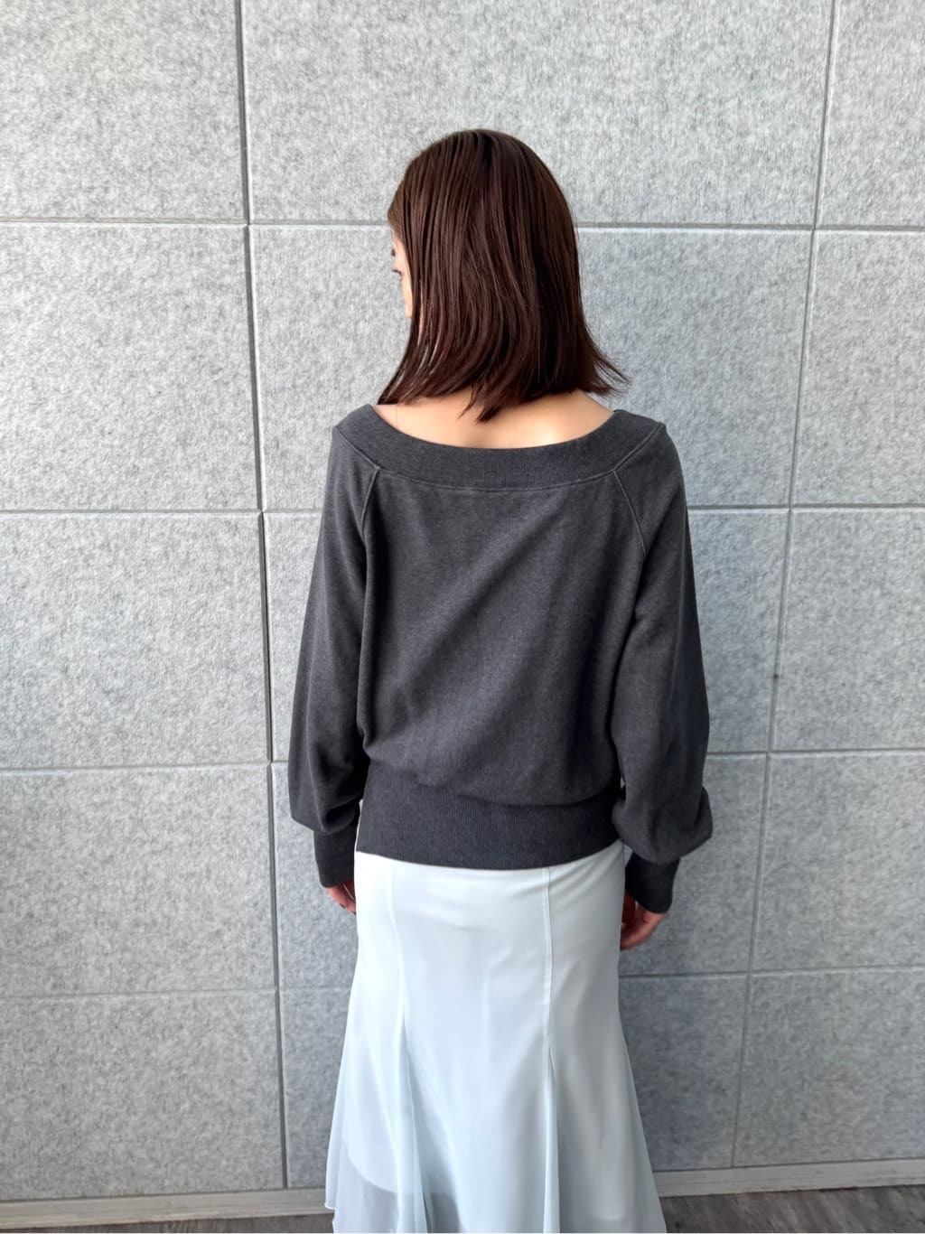 uchi__yamaさんの「CODE A｜off－shoulder sweat」を使ったコーディネート