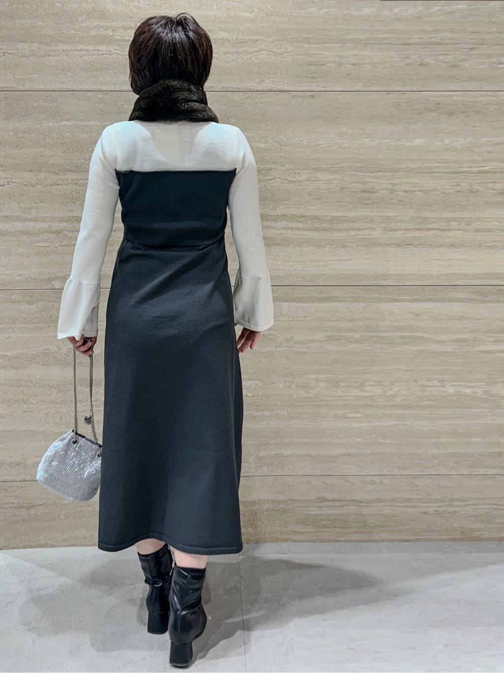 NAMIさんの「OPAQUE.CLIP｜フェイクファー差し込みティペット」を使ったコーディネート