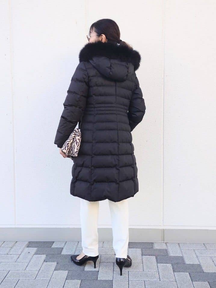 MUTSUKOさんの「UNTITLED｜【はっ水機能/フード取り外し可/防寒】ロングダウンコート」を使ったコーディネート