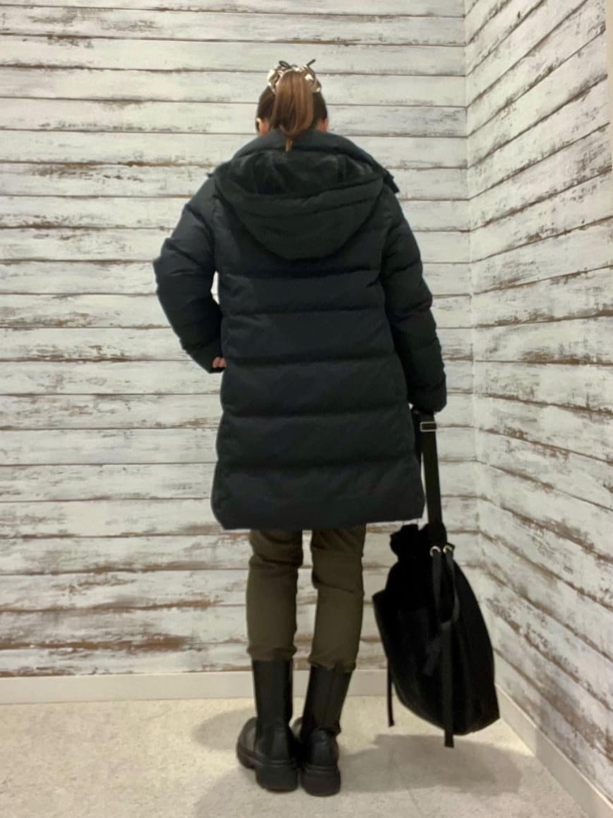ゆっきーさんの「SHOO･LA･RUE｜【洗濯機可/撥水】フェイクファーフード ロングダウン」を使ったコーディネート
