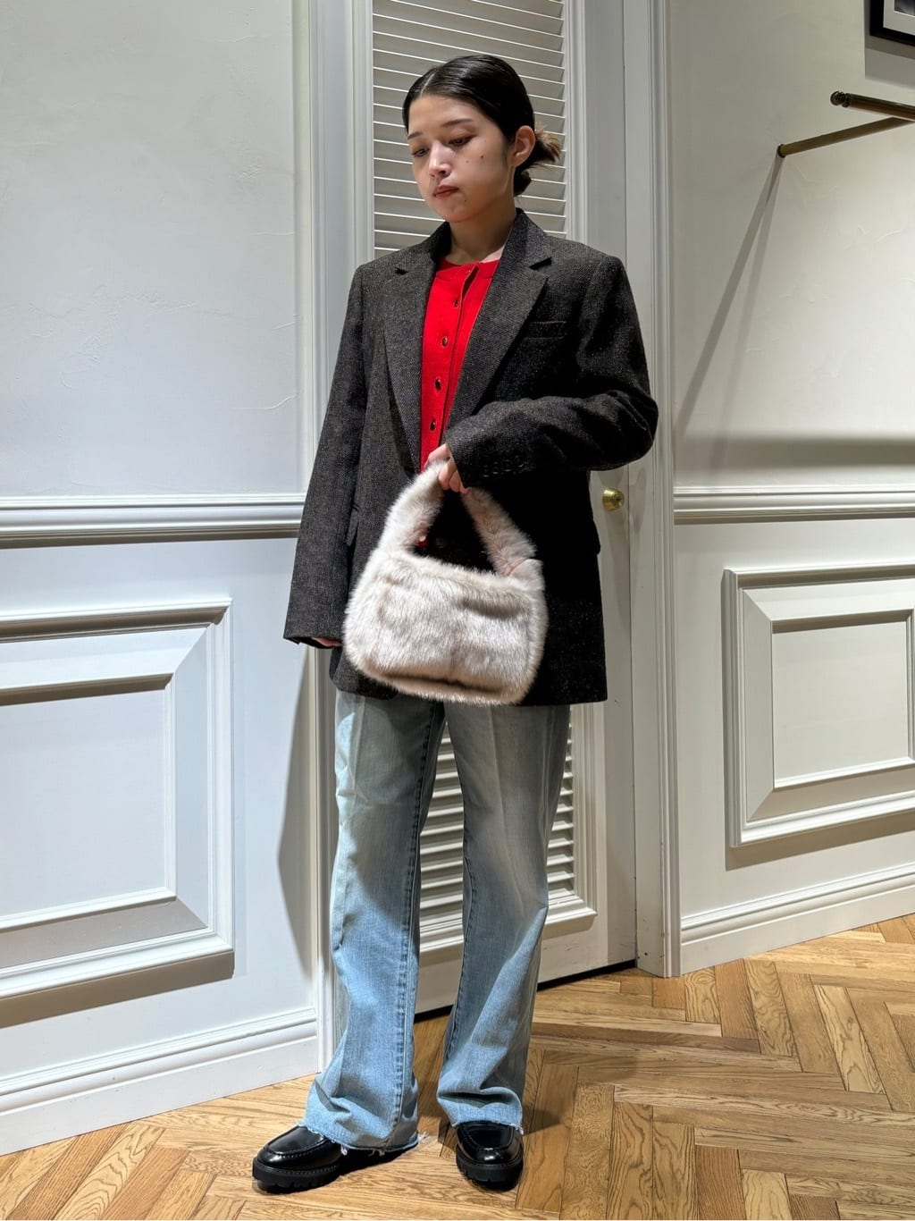Mgmさんの「DRESSTERIOR｜センタープレス ワイドストレートデニム」を使ったコーディネート
